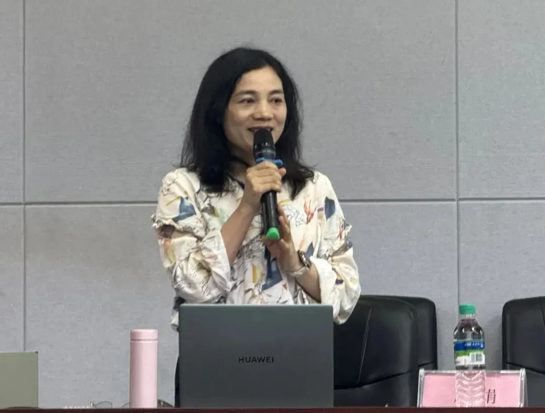 铜心共育成长·中考减压赋能——江西社科大讲堂“家校社协同育人”专题活动走进铜鼓一中 第2张