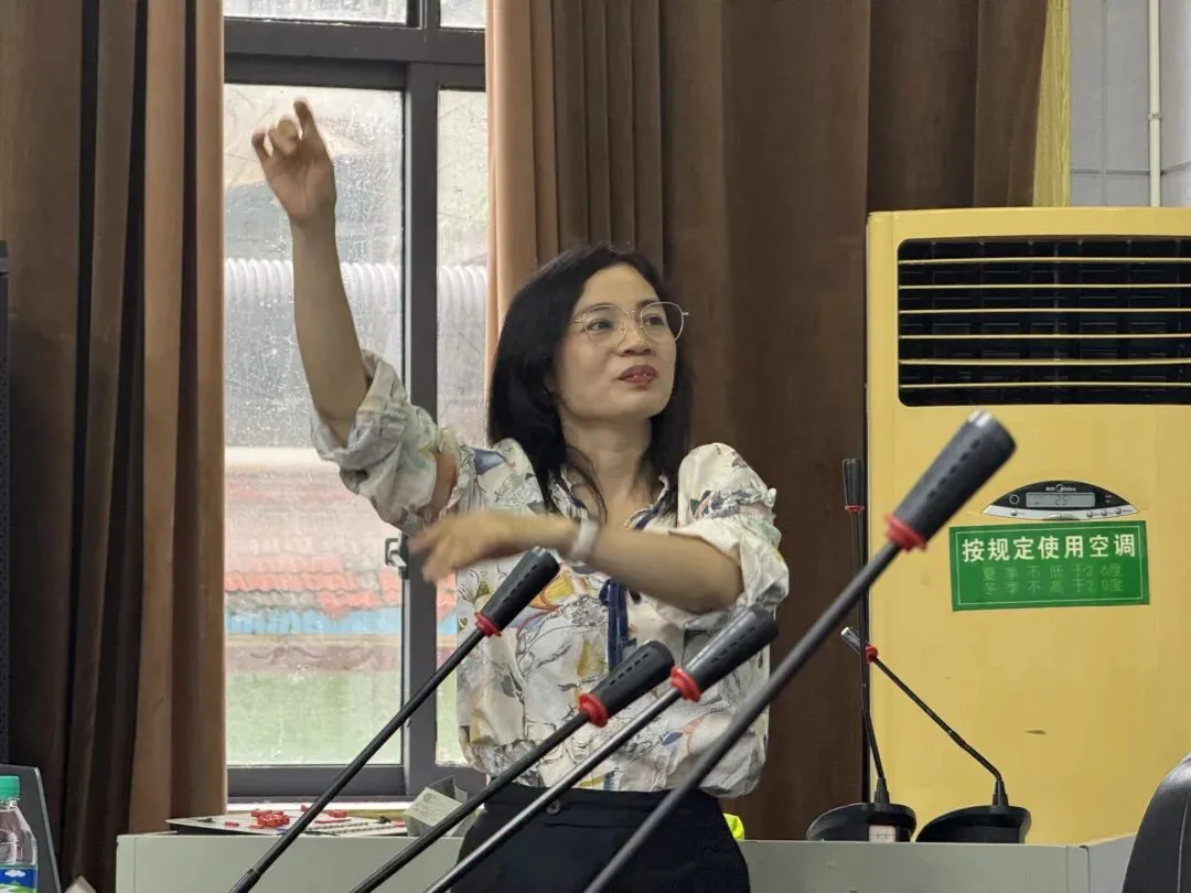 铜心共育成长·中考减压赋能——江西社科大讲堂“家校社协同育人”专题活动走进铜鼓一中 第15张