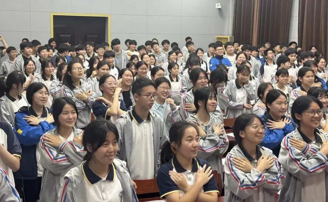 铜心共育成长·中考减压赋能——江西社科大讲堂“家校社协同育人”专题活动走进铜鼓一中 第19张