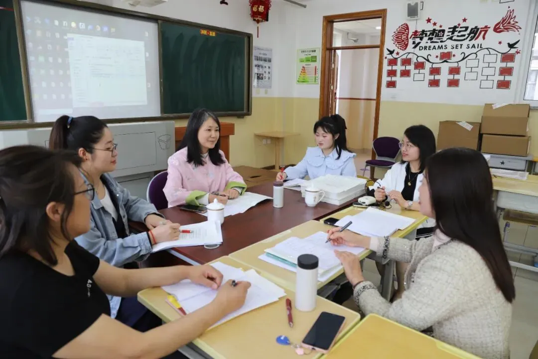 以研促教提质增效 靶向领航冲刺中考——高新区教师进修学校中教部教研员莅临我校调研指导 第6张 以研促教提质增效 靶向领航冲刺中考——高新区教师进修学校中教部教研员莅临我校调研指导 第6张