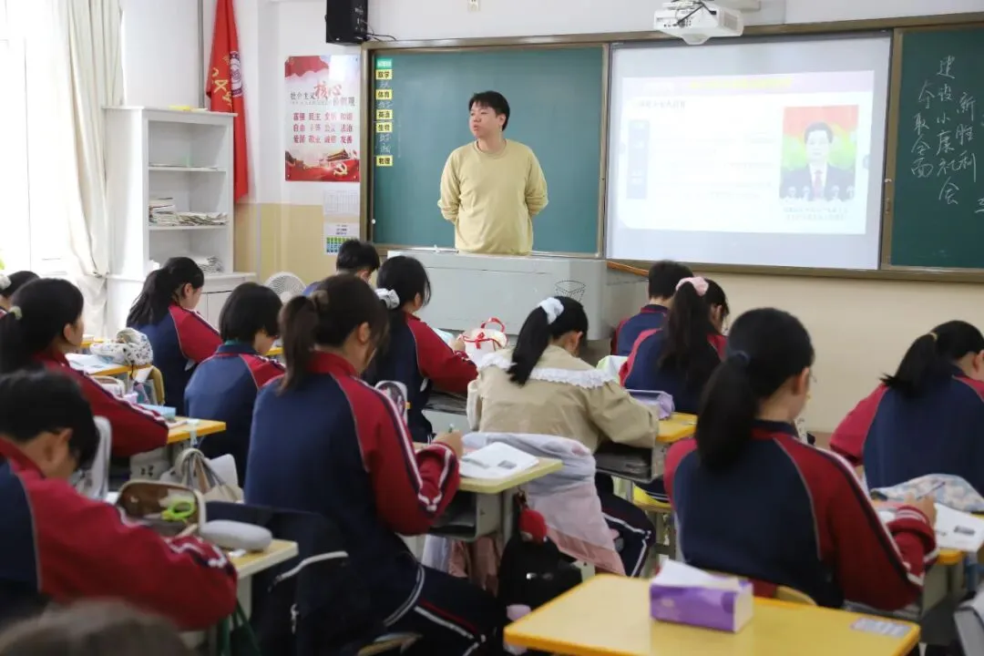 以研促教提质增效 靶向领航冲刺中考——高新区教师进修学校中教部教研员莅临我校调研指导 第10张 以研促教提质增效 靶向领航冲刺中考——高新区教师进修学校中教部教研员莅临我校调研指导 第10张