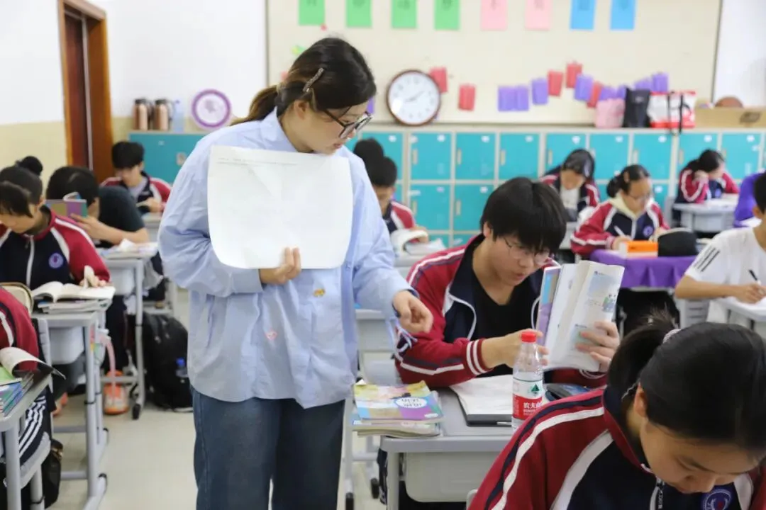 以研促教提质增效 靶向领航冲刺中考——高新区教师进修学校中教部教研员莅临我校调研指导 第12张 以研促教提质增效 靶向领航冲刺中考——高新区教师进修学校中教部教研员莅临我校调研指导 第12张