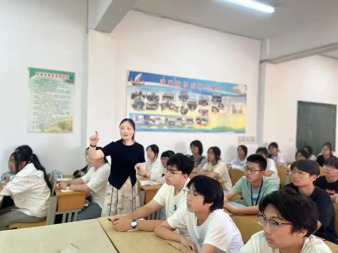 为心赋能,决胜中考——楚天实验学校举办2026届中考冲刺励志及考前辅导专家讲座 第6张