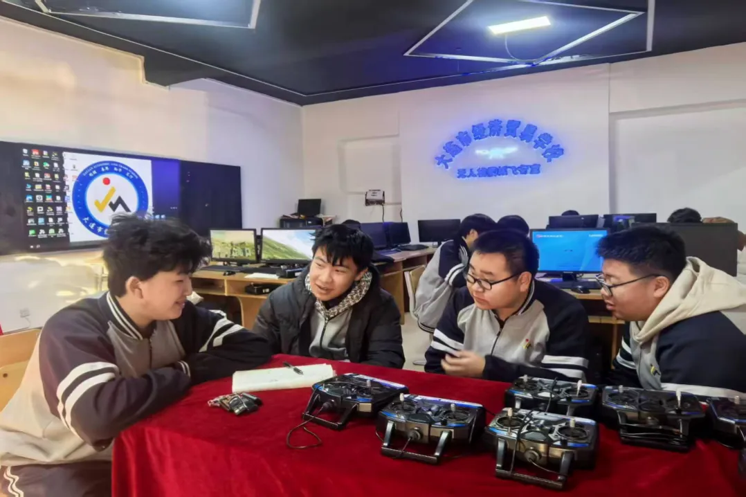 中考在即!大连这所国家级重点校召开升学、就业规划会,为您双兜底! 第11张 中考在即!大连这所国家级重点校召开升学、就业规划会,为您双兜底! 第11张