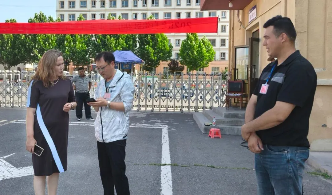 中考开考!伊宁县学子执笔书写青春答卷 第5张 中考开考!伊宁县学子执笔书写青春答卷 第5张