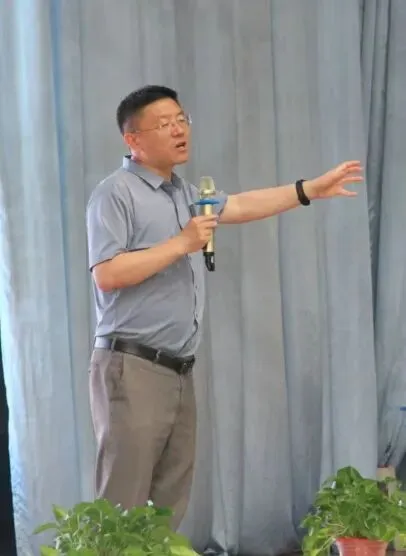 护航中考路|心理专家进校园,为四百学子舒缓备考压力 第1张 护航中考路|心理专家进校园,为四百学子舒缓备考压力 第1张