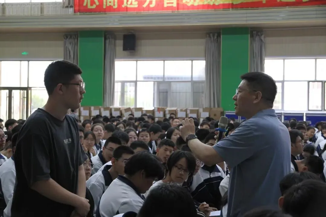 护航中考路|心理专家进校园,为四百学子舒缓备考压力 第6张 护航中考路|心理专家进校园,为四百学子舒缓备考压力 第6张