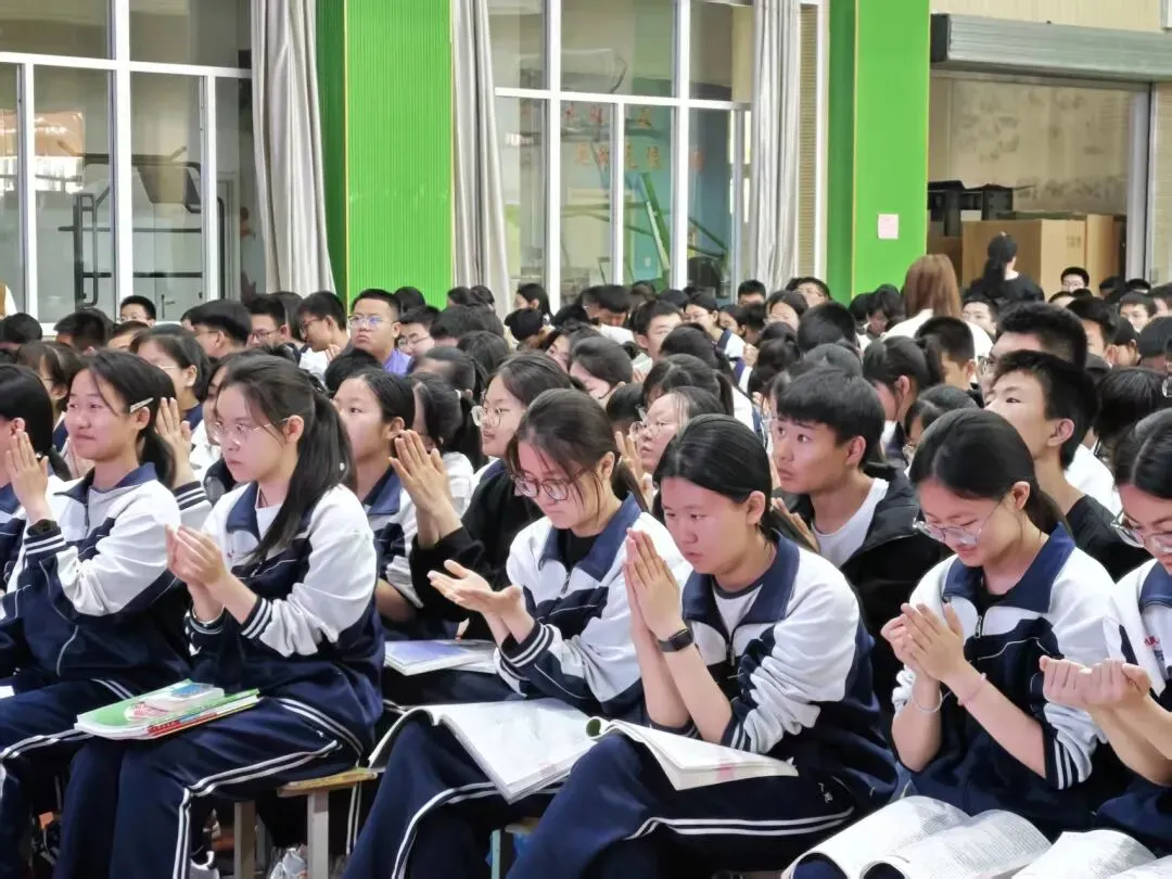 护航中考路|心理专家进校园,为四百学子舒缓备考压力 第8张 护航中考路|心理专家进校园,为四百学子舒缓备考压力 第8张