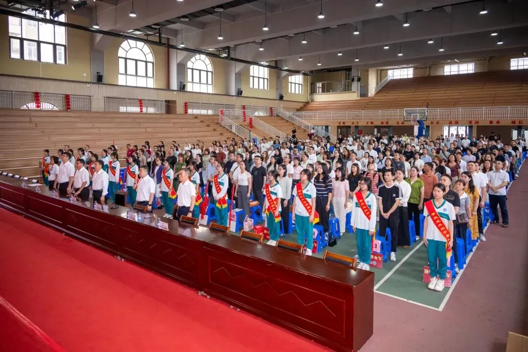 家校同心战中考,携手并肩筑前程 | 初中部九年级家长会圆满举行 第6张 家校同心战中考,携手并肩筑前程 | 初中部九年级家长会圆满举行 第6张