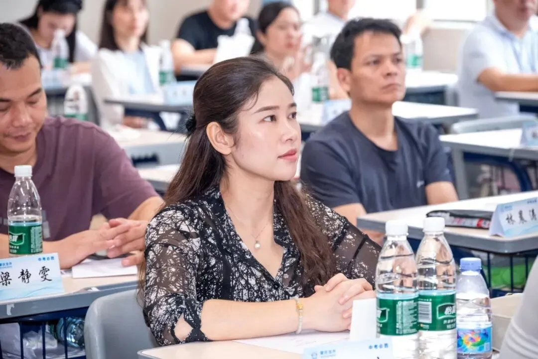 家校同心战中考,携手并肩筑前程 | 初中部九年级家长会圆满举行 第16张 家校同心战中考,携手并肩筑前程 | 初中部九年级家长会圆满举行 第16张