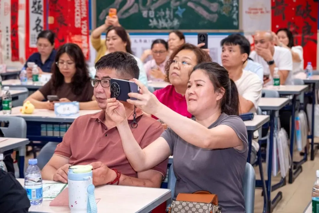 家校同心战中考,携手并肩筑前程 | 初中部九年级家长会圆满举行 第17张 家校同心战中考,携手并肩筑前程 | 初中部九年级家长会圆满举行 第17张