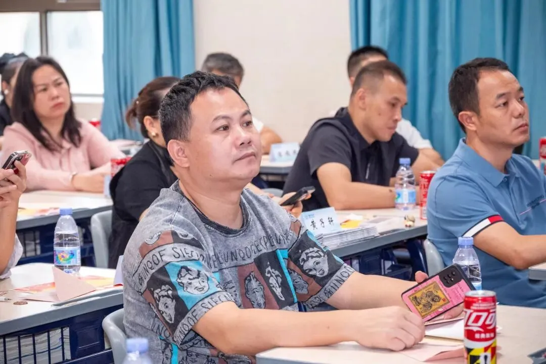 家校同心战中考,携手并肩筑前程 | 初中部九年级家长会圆满举行 第24张 家校同心战中考,携手并肩筑前程 | 初中部九年级家长会圆满举行 第24张