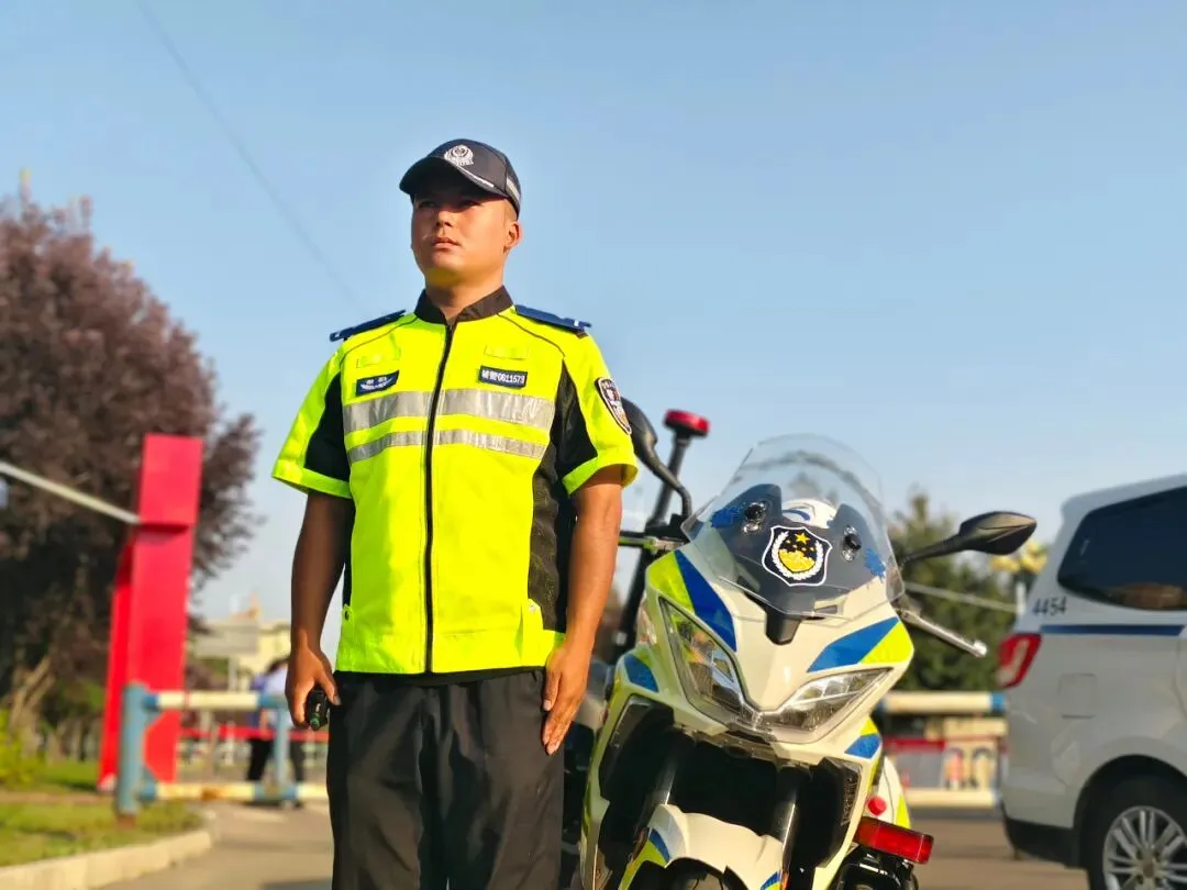 杏乡交警暖心护考,为中考学子铺就平安路 第5张 杏乡交警暖心护考,为中考学子铺就平安路 第5张