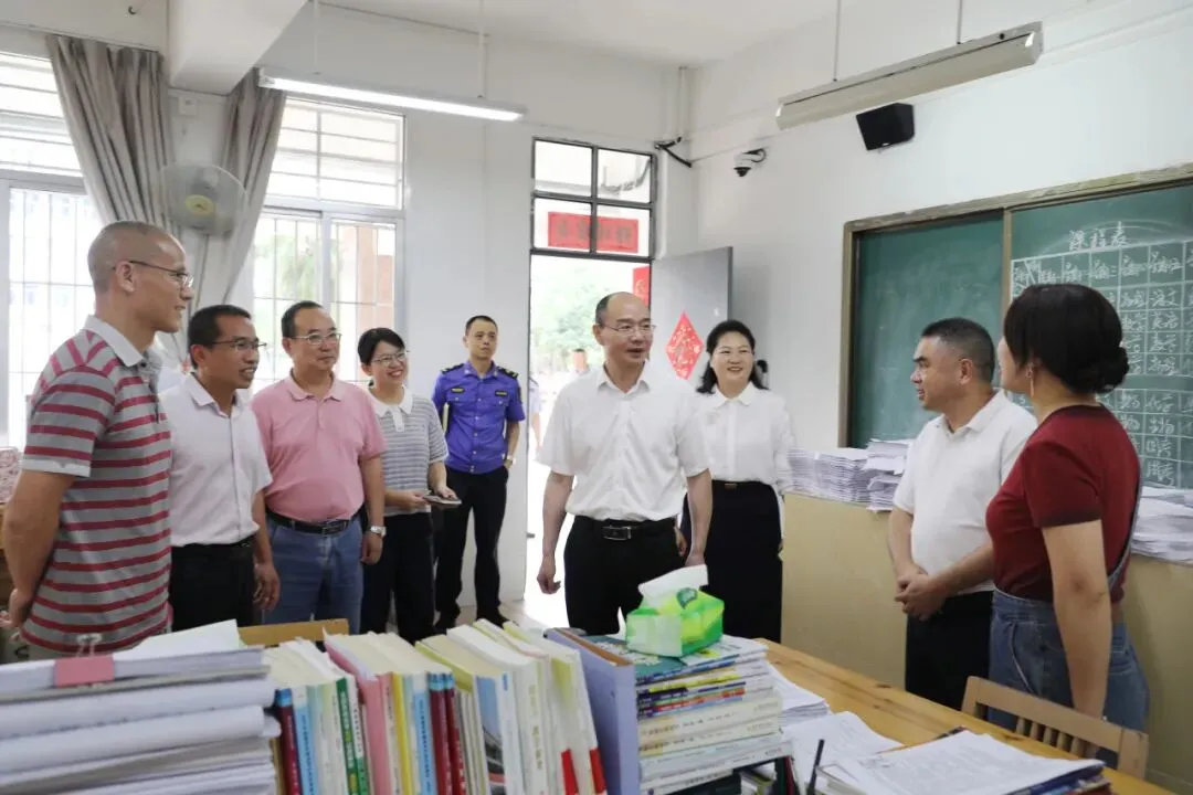 县委书记吴茂生深入大田一中调研高考中考备考工作 第5张 县委书记吴茂生深入大田一中调研高考中考备考工作 第5张