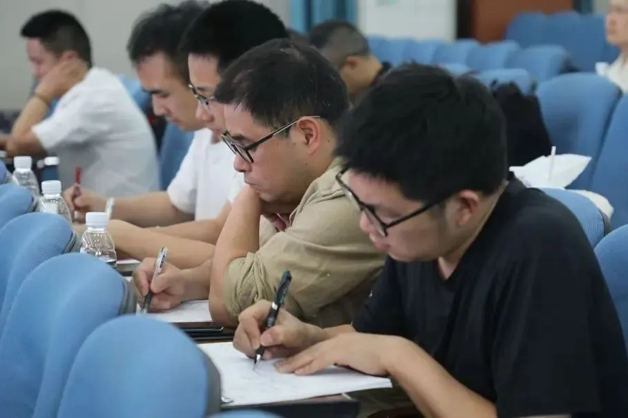 深耕研思备中考 聚力物理提质效——成都高新区初中物理中考复习专题研讨会顺利举行 第12张 深耕研思备中考 聚力物理提质效——成都高新区初中物理中考复习专题研讨会顺利举行 第12张