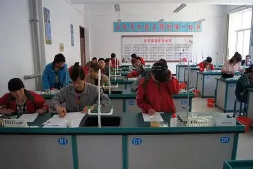 菏泽数万学子圆满收官中考体育与理化生实验考试,蓄力奔赴文化课征程 第1张 菏泽数万学子圆满收官中考体育与理化生实验考试,蓄力奔赴文化课征程 第1张