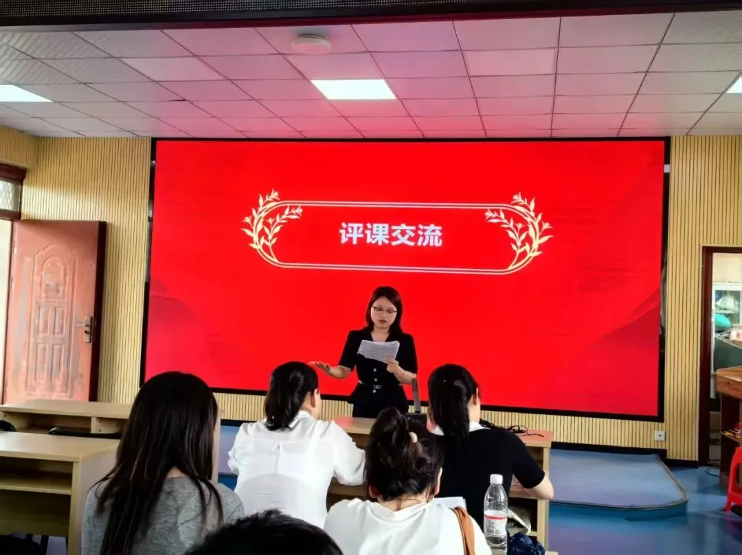 【研思深耕析试卷,聚力赋能迎学考】——赣州经开区李冬华名师工作室初中英语九年级送教下乡教研活动纪实 第13张 【研思深耕析试卷,聚力赋能迎学考】——赣州经开区李冬华名师工作室初中英语九年级送教下乡教研活动纪实 第13张