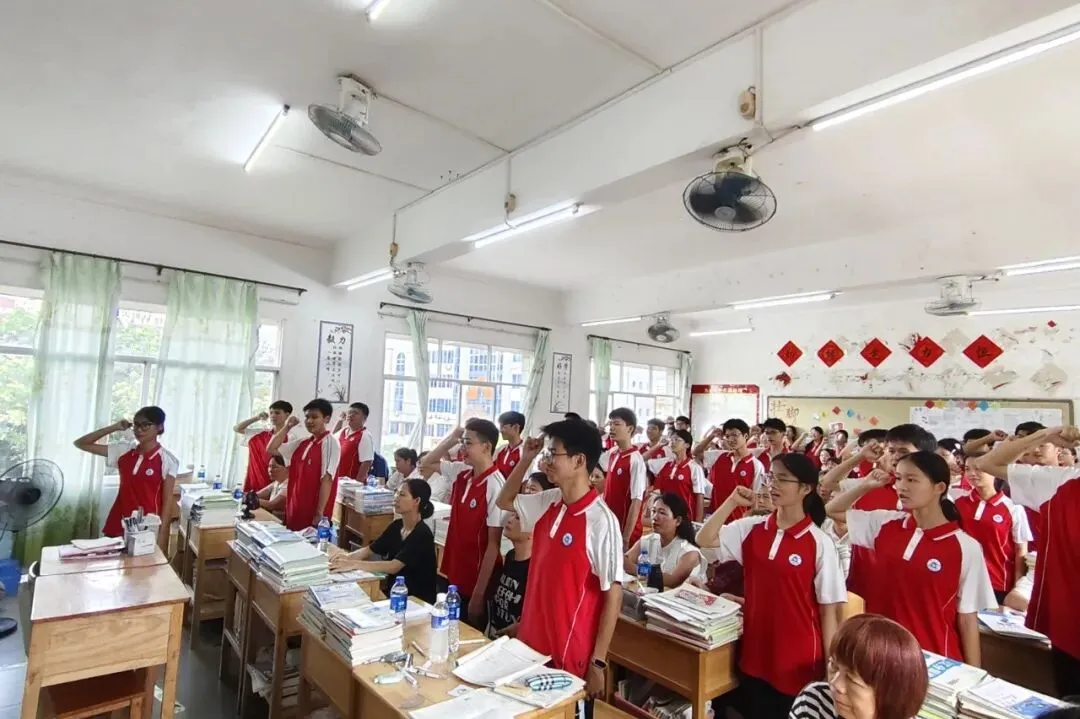家校同心聚力 携手决胜中考——浦北中学初中部2026年春季学期九年级家长会圆满举行 第38张 家校同心聚力 携手决胜中考——浦北中学初中部2026年春季学期九年级家长会圆满举行 第38张