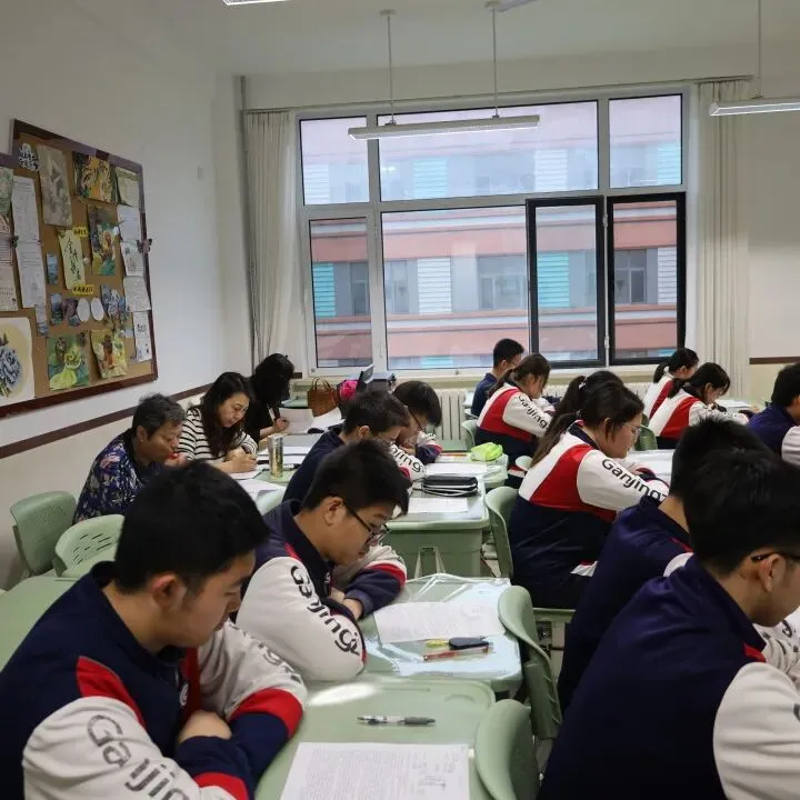 精准教研把脉二轮复习 深耕课堂聚力中考冲刺——我校迎接区级教研员多学科入校指导专项教研活动纪实 第26张 精准教研把脉二轮复习 深耕课堂聚力中考冲刺——我校迎接区级教研员多学科入校指导专项教研活动纪实 第26张