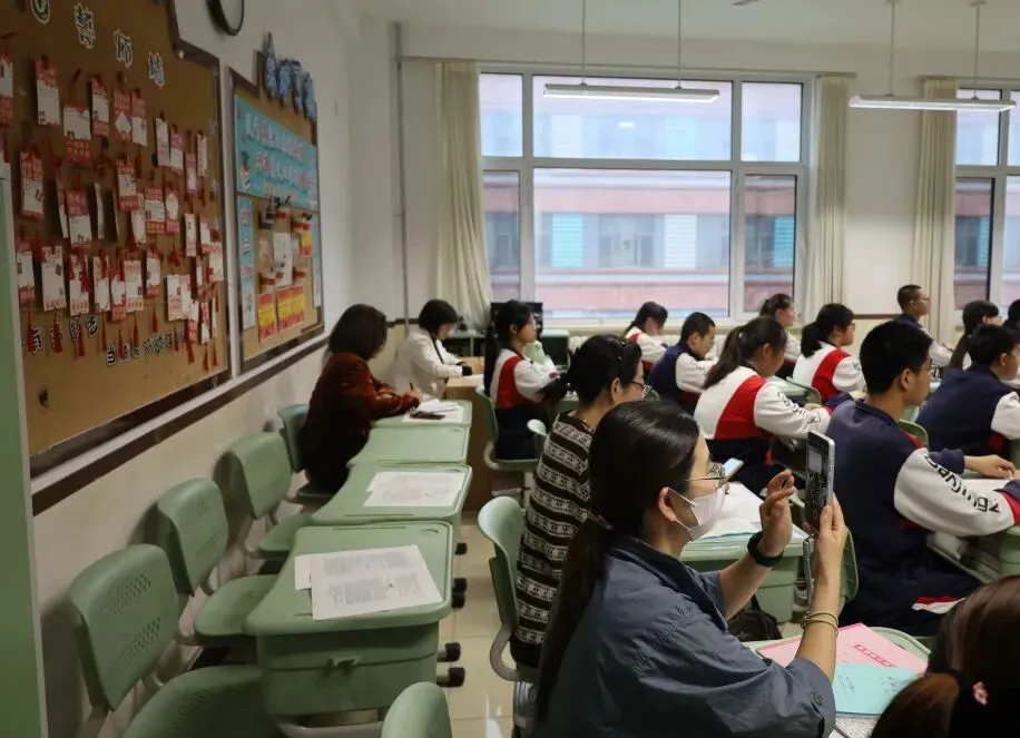 精准教研把脉二轮复习 深耕课堂聚力中考冲刺——我校迎接区级教研员多学科入校指导专项教研活动纪实 第48张 精准教研把脉二轮复习 深耕课堂聚力中考冲刺——我校迎接区级教研员多学科入校指导专项教研活动纪实 第48张