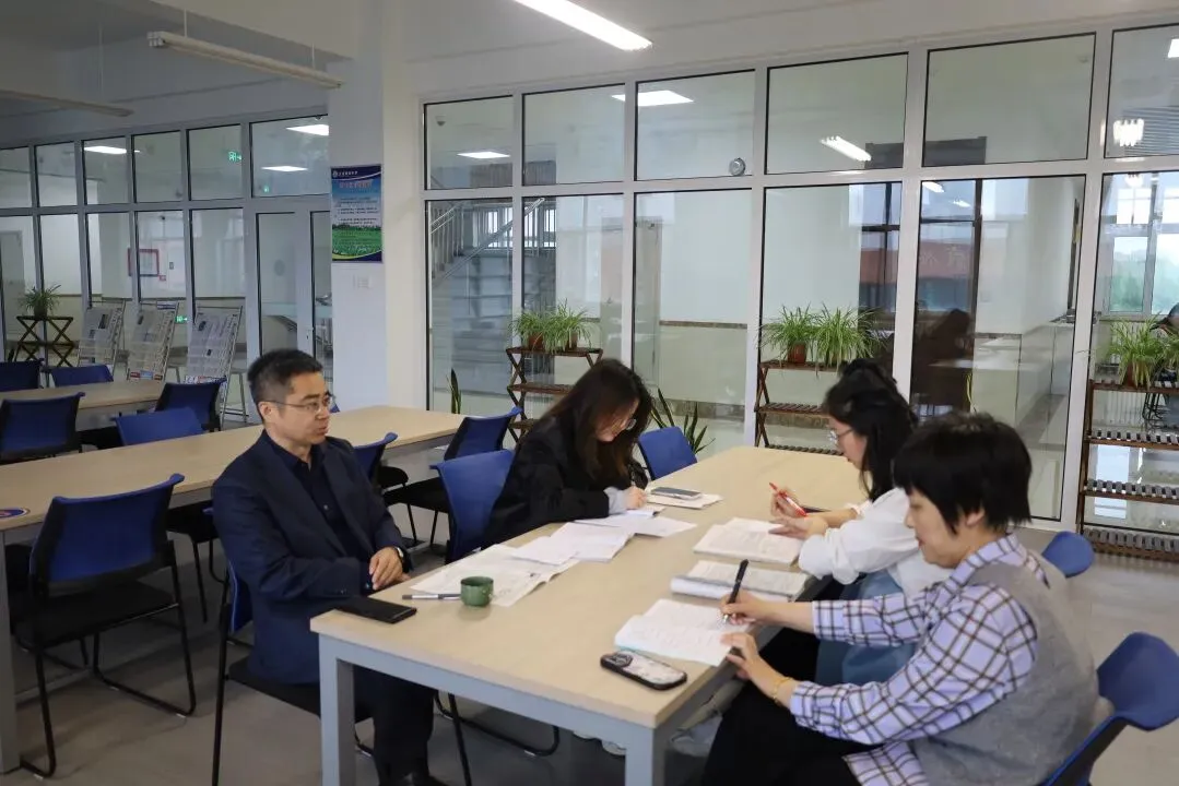 精准教研把脉二轮复习 深耕课堂聚力中考冲刺——我校迎接区级教研员多学科入校指导专项教研活动纪实 第64张 精准教研把脉二轮复习 深耕课堂聚力中考冲刺——我校迎接区级教研员多学科入校指导专项教研活动纪实 第64张