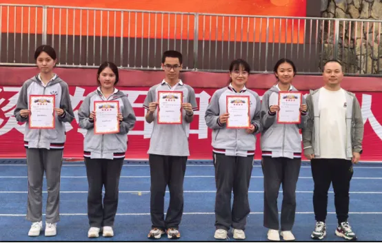 表彰先进树榜样 冲刺中考铸辉煌——为明中学九年级举行表彰暨冲刺大会 第18张
