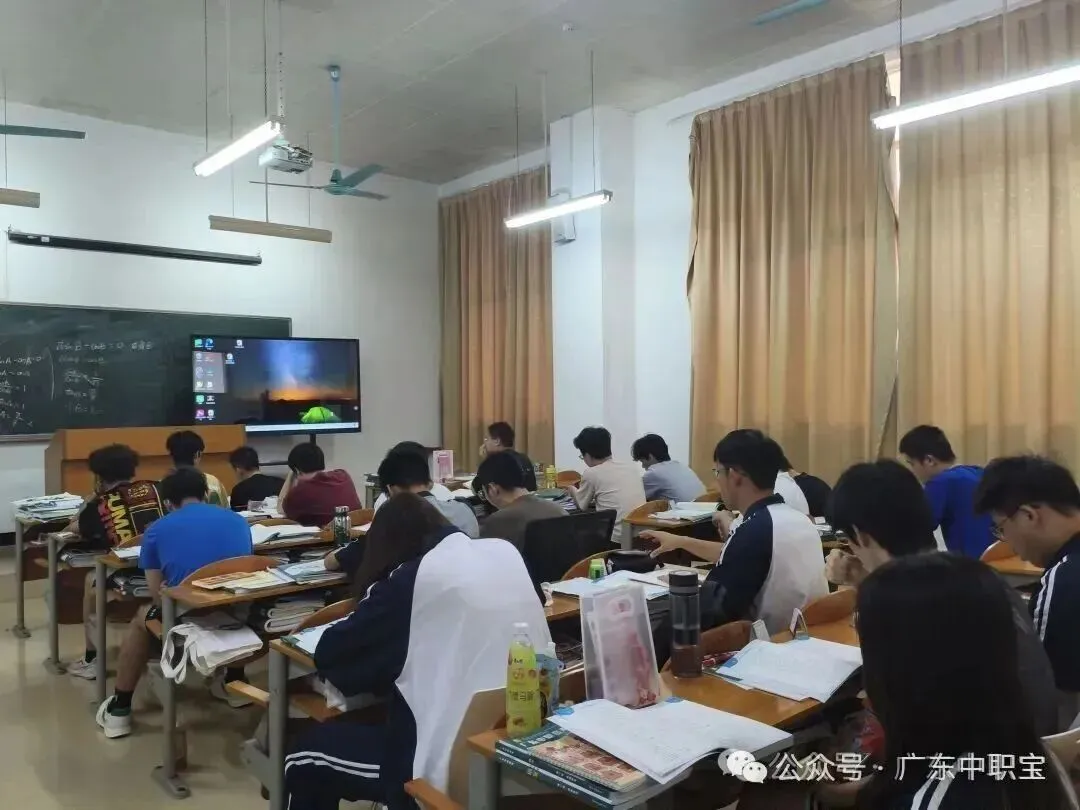 2026年3+证书高职高考【语数英】真题,来测测你能考几分?(附答案解析) 第48张 2026年3+证书高职高考【语数英】真题,来测测你能考几分?(附答案解析) 第48张