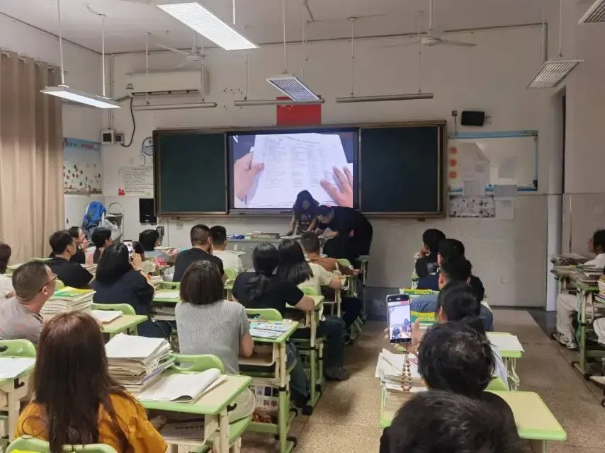 家校同心,筑梦中考——禹越中学九年级中考志愿填报家长会圆满举行 第4张 家校同心,筑梦中考——禹越中学九年级中考志愿填报家长会圆满举行 第4张