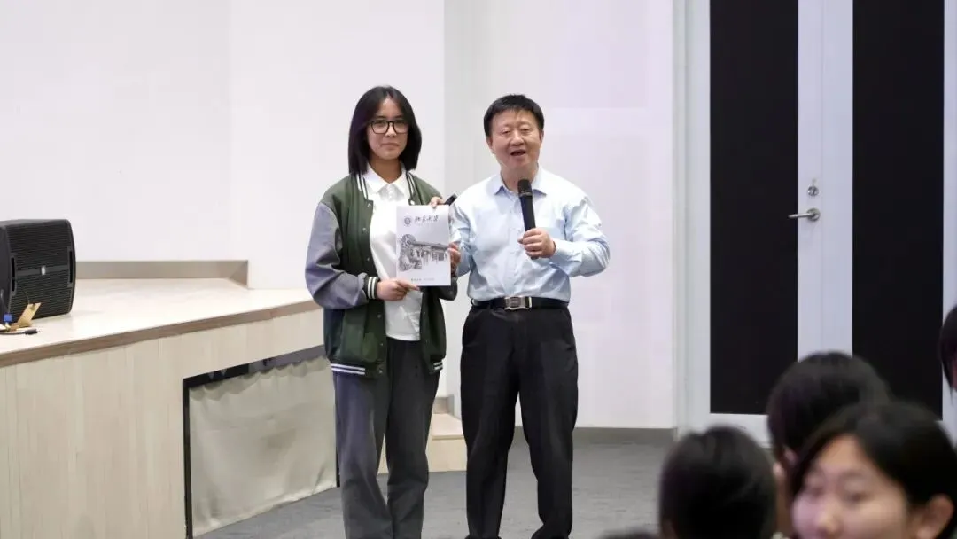对话理想 赋能中考|李亚平教授走进未来学校 第10张 对话理想 赋能中考|李亚平教授走进未来学校 第10张