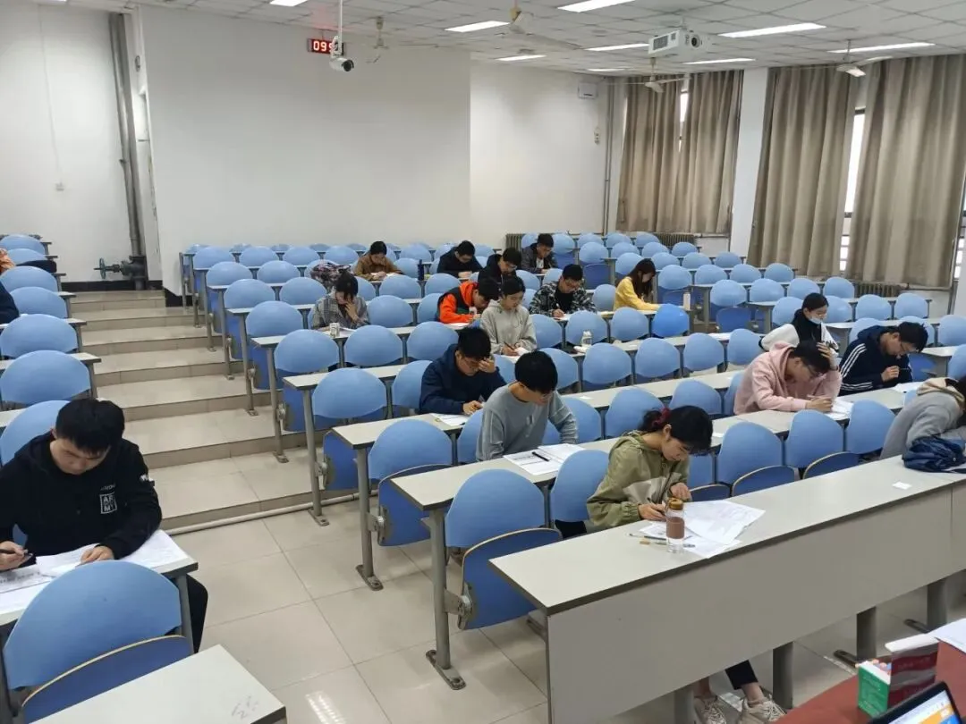 “奋斗青春”——海空学院四六级模拟考试 第5张 “奋斗青春”——海空学院四六级模拟考试 第5张