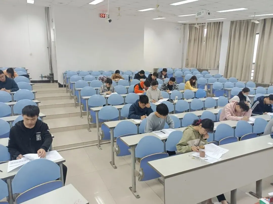 “奋斗青春”——海空学院四六级模拟考试 第7张 “奋斗青春”——海空学院四六级模拟考试 第7张