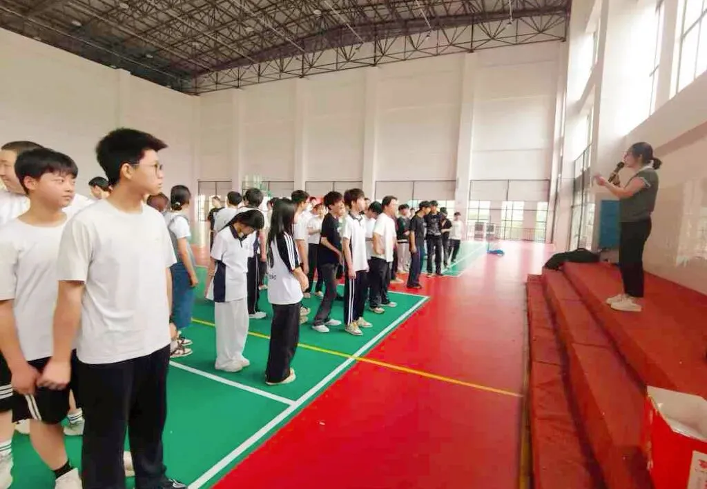 快乐减压 迎接中考——昭阳中学开展初三考前团体心理辅导活动-第4张图片-四季读书网 快乐减压 迎接中考——昭阳中学开展初三考前团体心理辅导活动-第4张图片-四季读书网