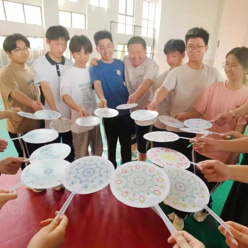 快乐减压 迎接中考——昭阳中学开展初三考前团体心理辅导活动-第11张图片-四季读书网 快乐减压 迎接中考——昭阳中学开展初三考前团体心理辅导活动-第11张图片-四季读书网