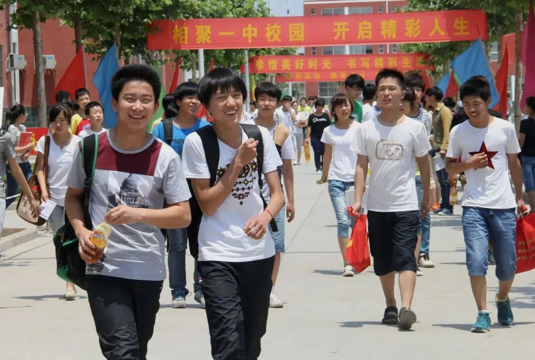 中考择校:重点高中普通班垫底,普通高中重点班拔尖,该如何选?-第9张图片-四季读书网
