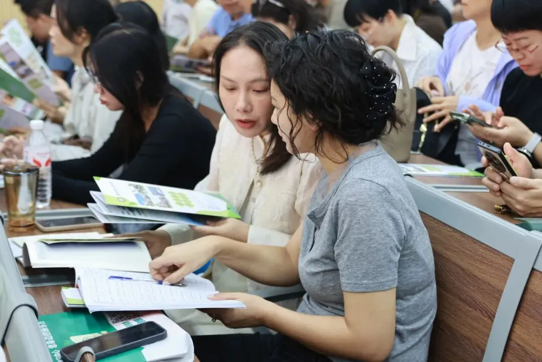 【中学部】家校同心筑前程,科学填报赢中考——白云华赋初三志愿填报指导家长会圆满举行 第14张