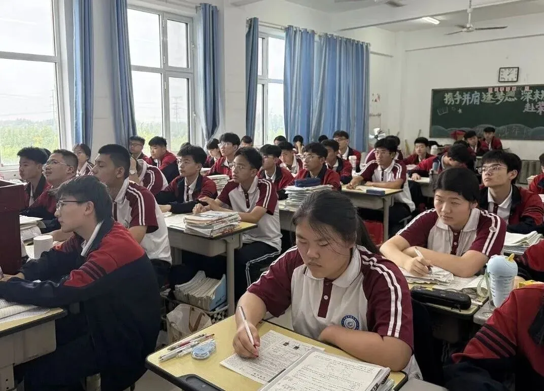 文衡实验 || 以师者坚守 托举中考梦想——致敬初三冲刺路上日夜坚守的全体教师 第12张