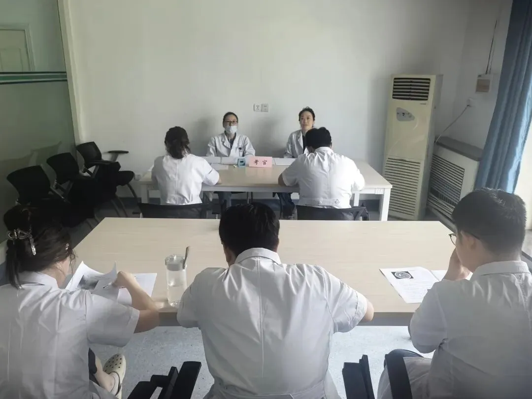 【新闻动态】以考促学砺精兵 实战模拟迎执考——我院开展2026年临床执业医师技能 第3张 【新闻动态】以考促学砺精兵 实战模拟迎执考——我院开展2026年临床执业医师技能 第3张
