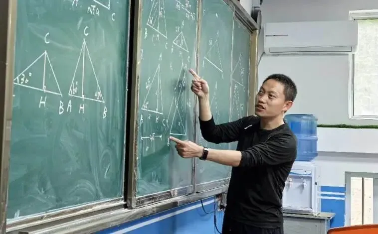 精研命题 助力中考——延安东方红学校开展中考数学压轴教研活动 第8张