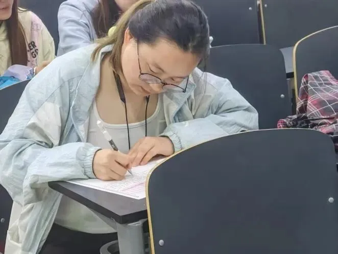 以练促战向考场|理学院举办四六级全真模拟考试暨答疑辅导 第6张