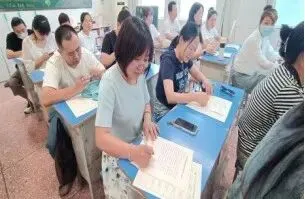 家校协同 备战中考——九年级2025-2026学年下学期家长会纪实 第8张 家校协同 备战中考——九年级2025-2026学年下学期家长会纪实 第8张