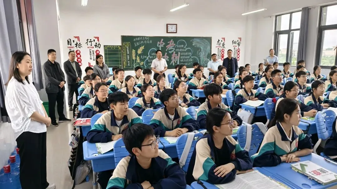 集团一体化赋能,同频共振战中考——淮中集团领导深入附中暖心“督战” 第8张 集团一体化赋能,同频共振战中考——淮中集团领导深入附中暖心“督战” 第8张