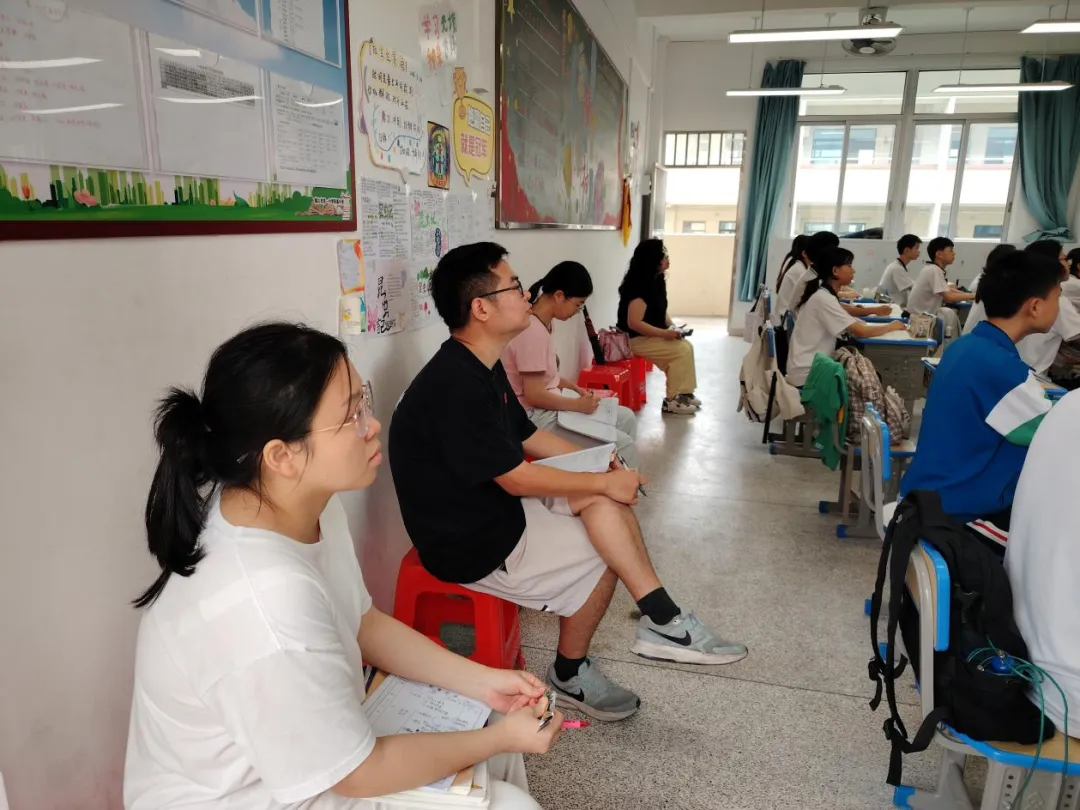 深耕课堂研实效 凝心聚力备中考 ——鹤山市发展中心莅临鹤山市第一中学附属中学开展课堂教学调研活动 第47张 深耕课堂研实效 凝心聚力备中考 ——鹤山市发展中心莅临鹤山市第一中学附属中学开展课堂教学调研活动 第47张