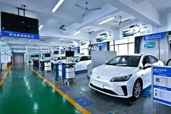 中考择校看这里!广西交通技师学院正规公办免学费招生中 第4张