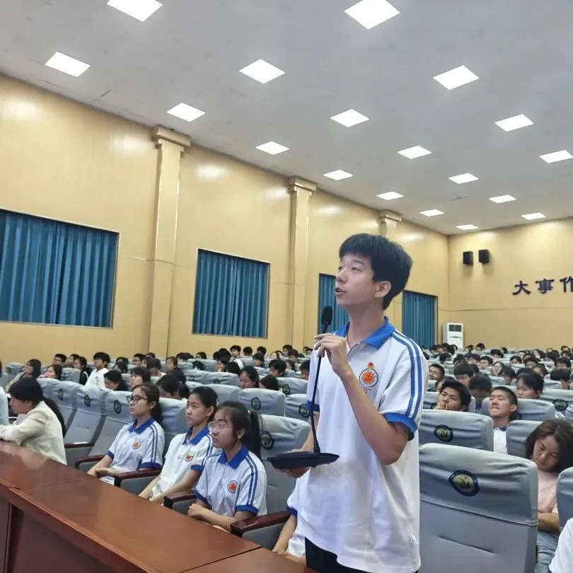习得行文妙法,筑梦中考征途——淄川第二中学特邀牟维和老师开展作文专题讲座 第12张