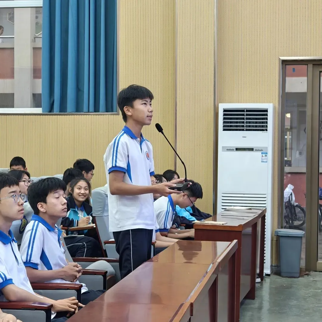 习得行文妙法,筑梦中考征途——淄川第二中学特邀牟维和老师开展作文专题讲座 第13张