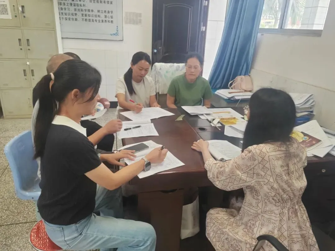 聚焦中考重难点 筑牢备考新基石——峨眉四中化学组5月份教研会 第10张 聚焦中考重难点 筑牢备考新基石——峨眉四中化学组5月份教研会 第10张