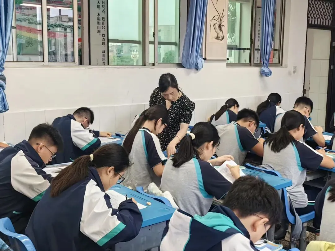 深耕中考真题 巧设实验增效——峨眉四中物理组《浮力》复习公开课活动 第9张