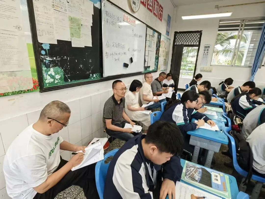 深耕中考真题 巧设实验增效——峨眉四中物理组《浮力》复习公开课活动 第10张