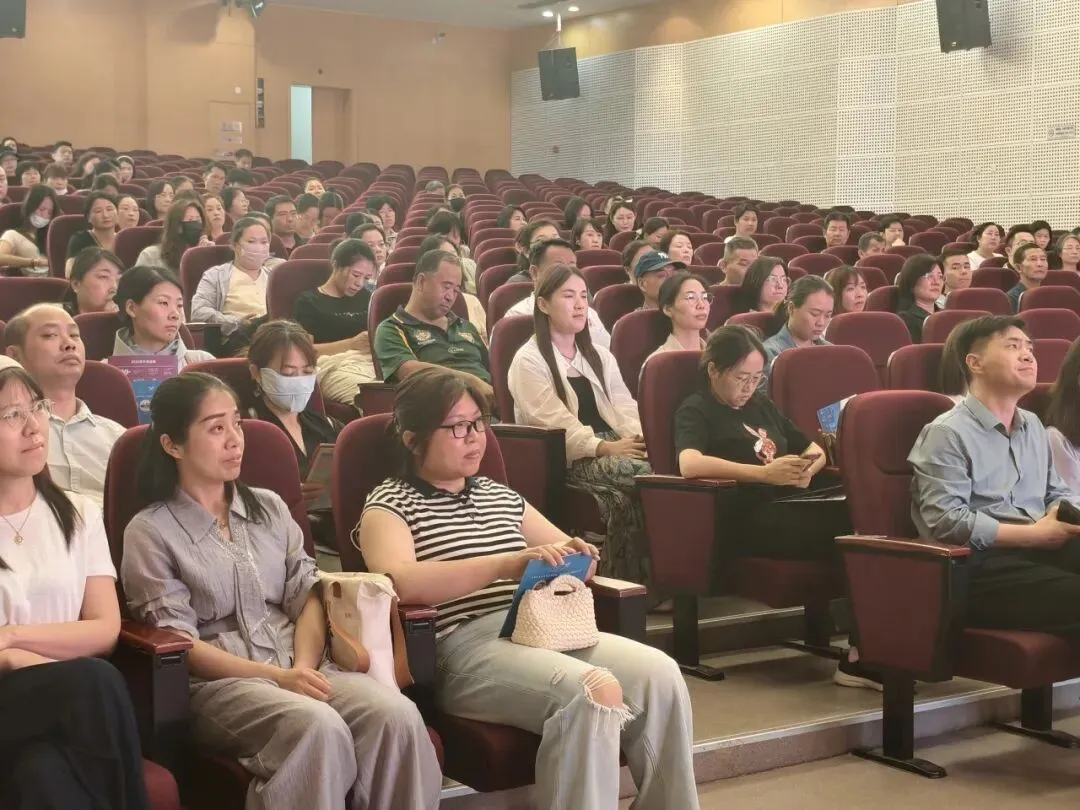 同心共育凌云志,家校协力赢中考|苏州学府中学初三年级家长会圆满举行 第19张