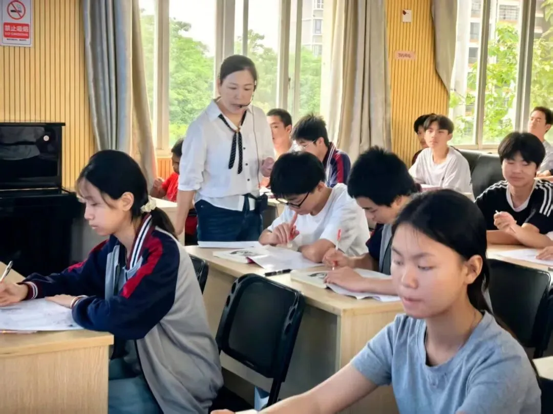 【李冬华名师工作室】研思深耕析试卷,聚力赋能迎学考——赣州经开区李冬华名师工作室初中英语九年级送教下乡教研活动纪实 第5张